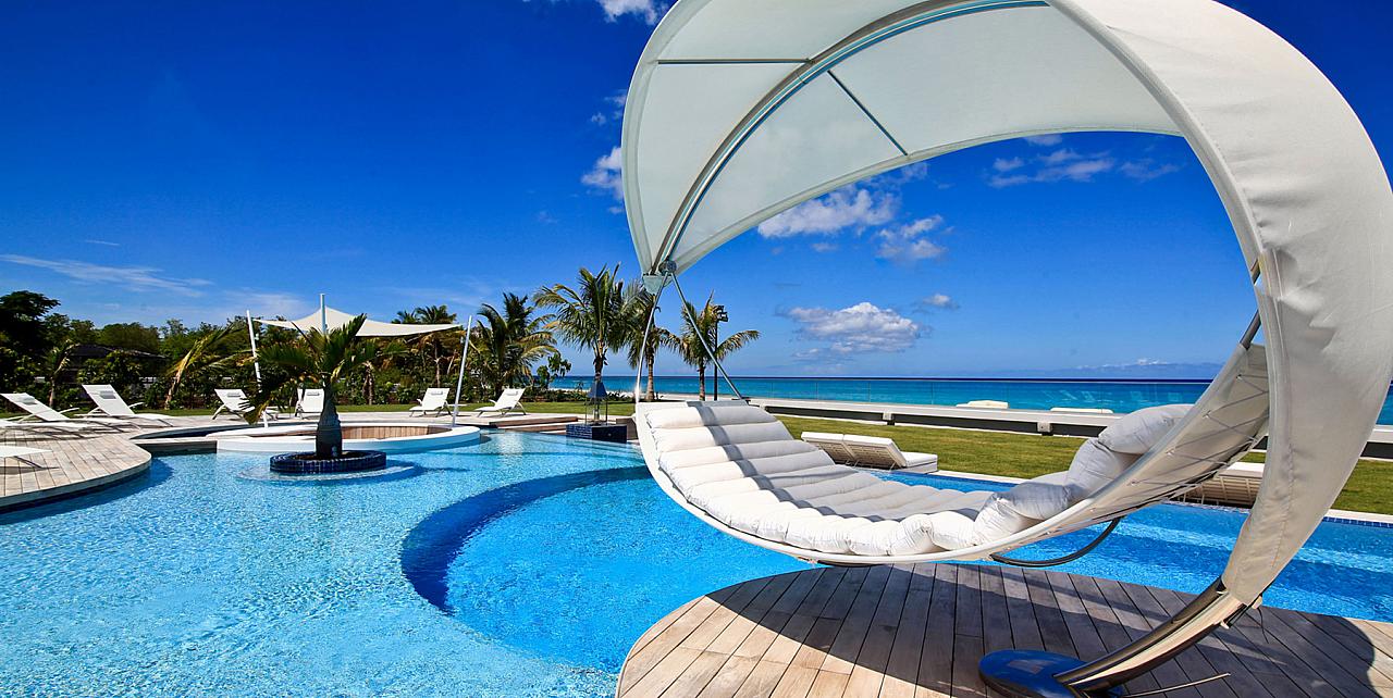 C’est La Vie on Plum Bay