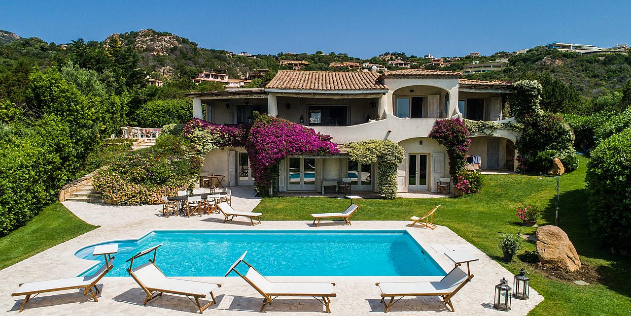 Sardinia, Italy - 6 Bedroom Villa Volpe Sardinia, Italy - 6 Bedroom Villa Volpe