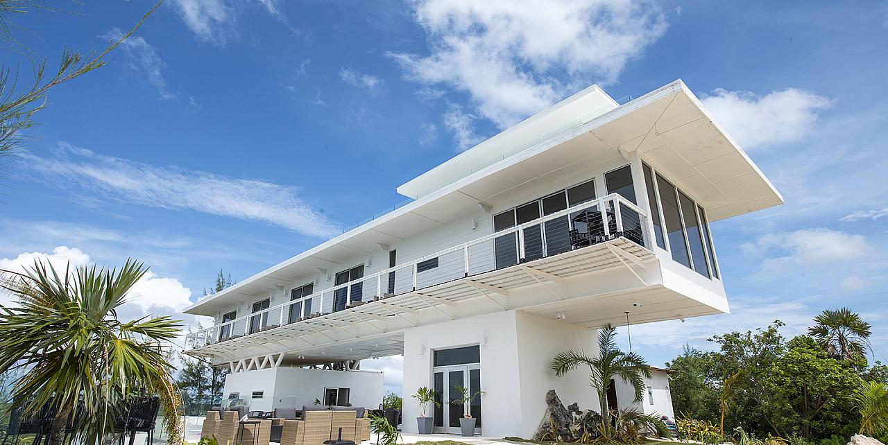 Sky Cove - 7 Bedroom beachfront villa Eleuthera 