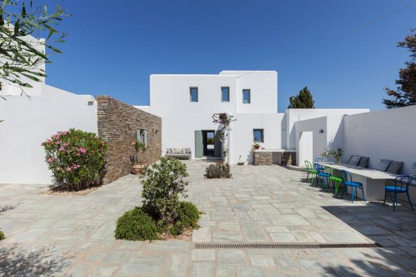 Villa Santa Maria, Paros