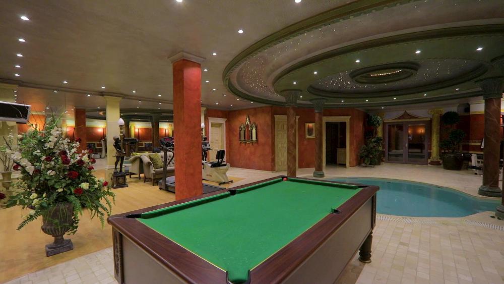 Villa Mija - 9 bedroom beachfront villa in Spain - indoor spa Villa Mija - 9 bedroom beachfront villa in Spain - indoor spa