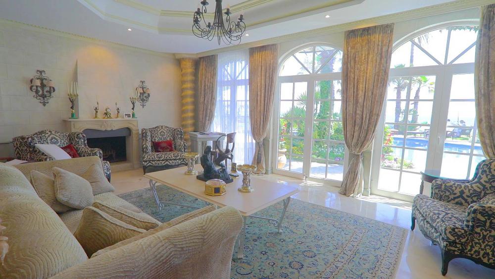 Villa Mija - 9 bedroom beachfront villa in Spain - sitting room Villa Mija - 9 bedroom beachfront villa in Spain - sitting room