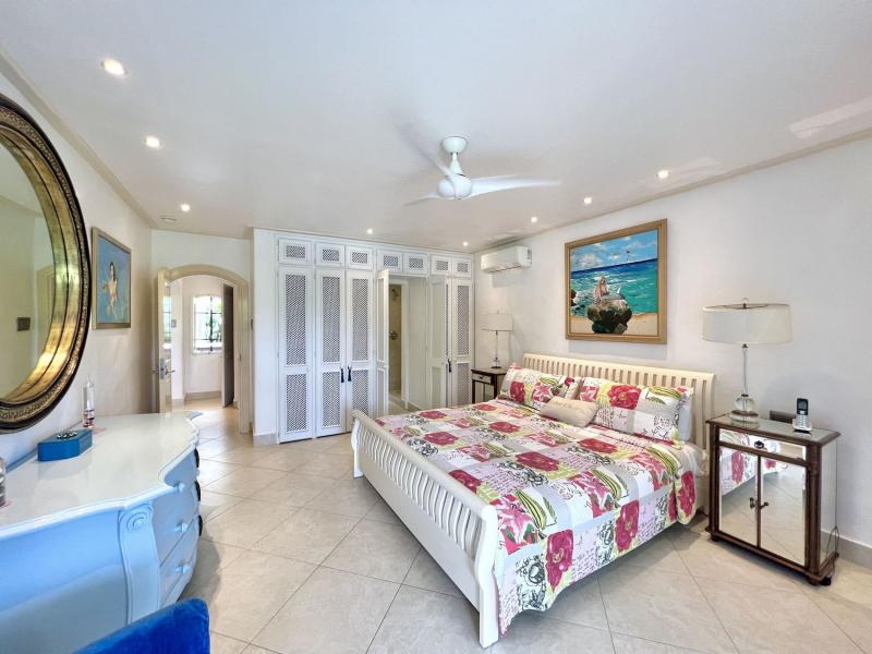 Glitter Bay 209 , St James 