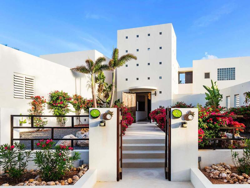 Limin Da Coconut , Little Harbour 