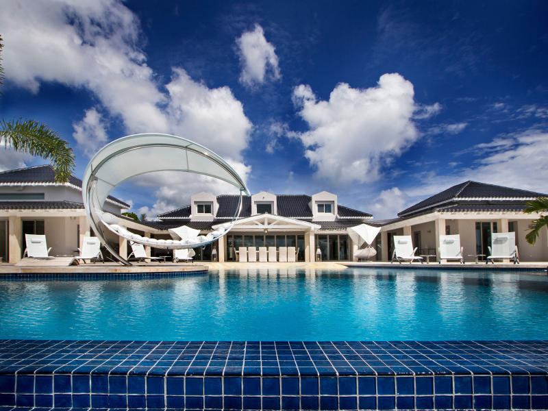 C'est La Vie, Terres Basses , Terres Basses 