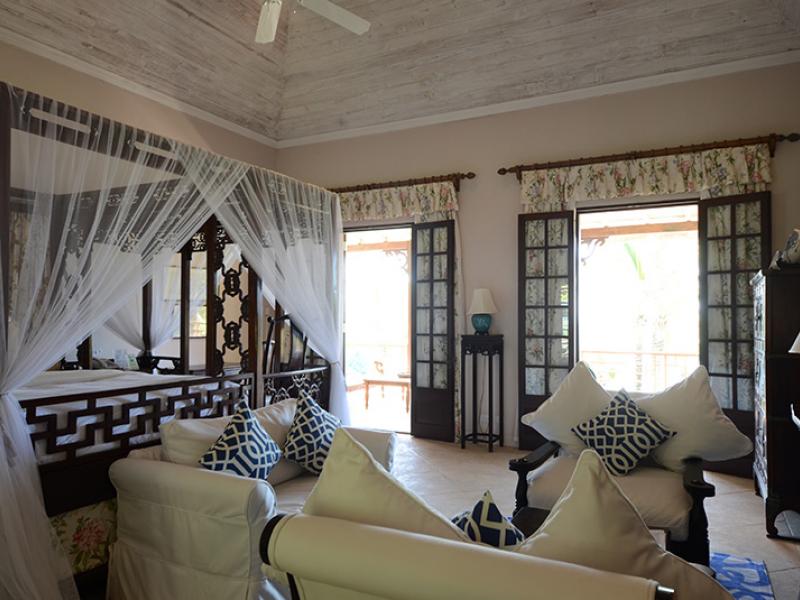 Sleeping Dragon Villa , Lime Kiln Bay 