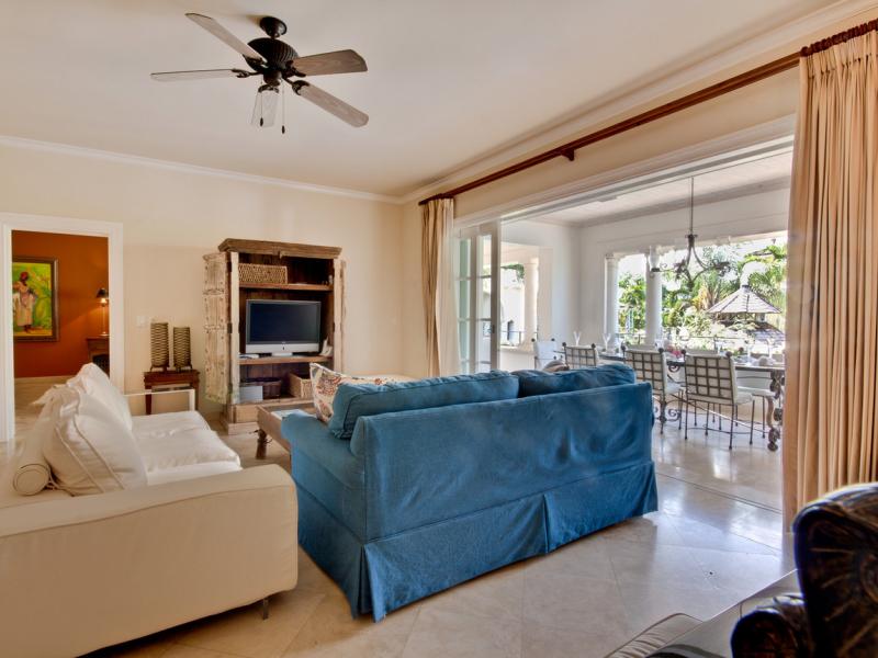 Sapphire Beach Apartments , Beachfront villas Barbados , Christ Church , Dover Beach , South Coast Barbados 