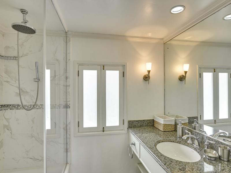 Glitter Bay 303 - Emerald Suite , Beachfront villas Barbados , Glitter Bay , Porters , St James , West Coast Barbados 