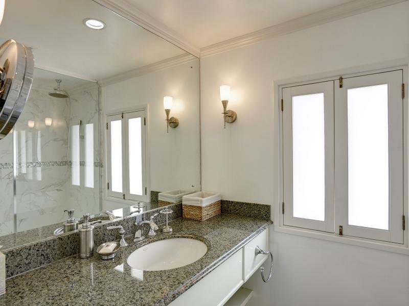 Glitter Bay 303 - Emerald Suite , Beachfront villas Barbados , Glitter Bay , Porters , St James , West Coast Barbados 