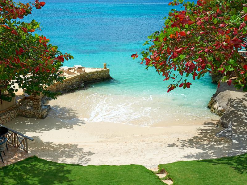 Keela Wee , Discovery Bay 