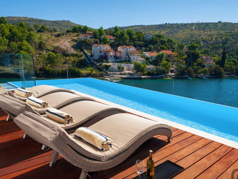 Villa Infinity , Islands 