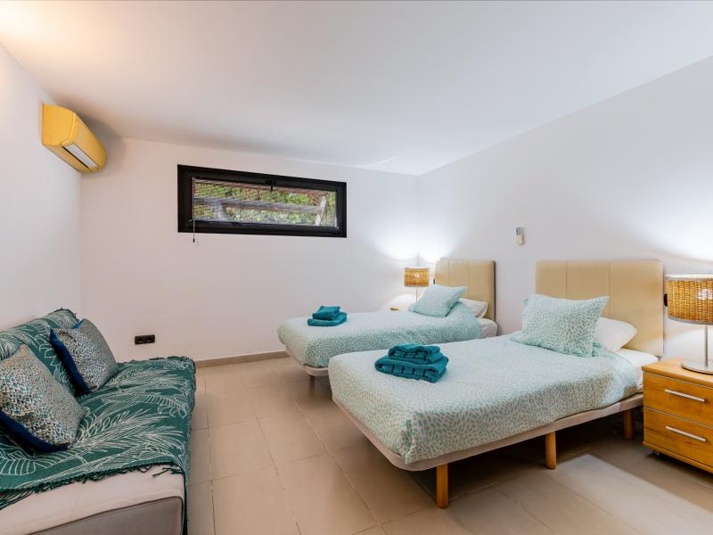 Villa Cantante , Portals 