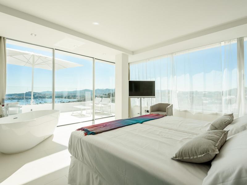 Villa Equis , Cap Martinet 