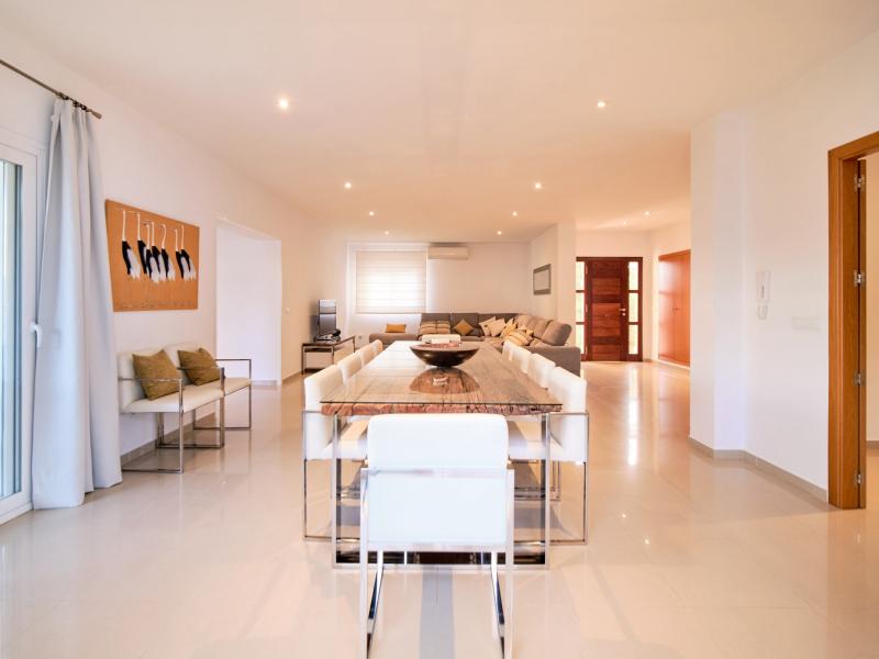 Villa Samy , Cap Martinet 