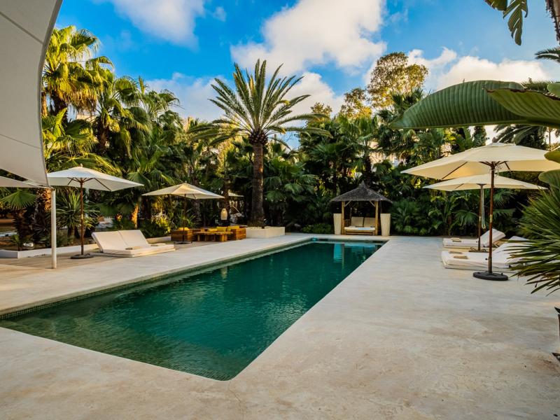 Villa Zola , Roca Llisa 