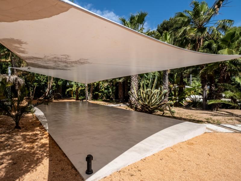 Villa Zola , Roca Llisa 