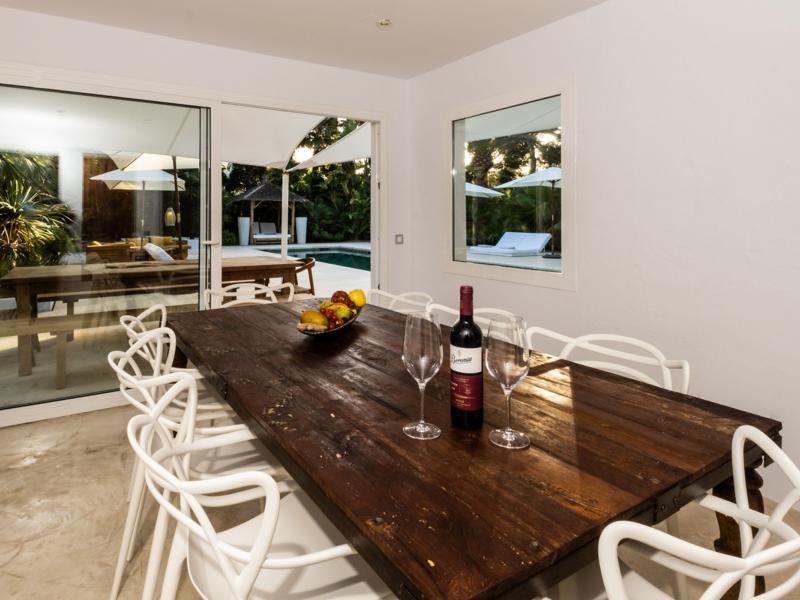 Villa Zola , Roca Llisa 