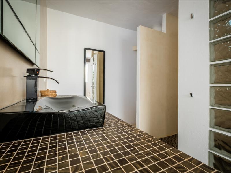 Villa Zola , Roca Llisa 