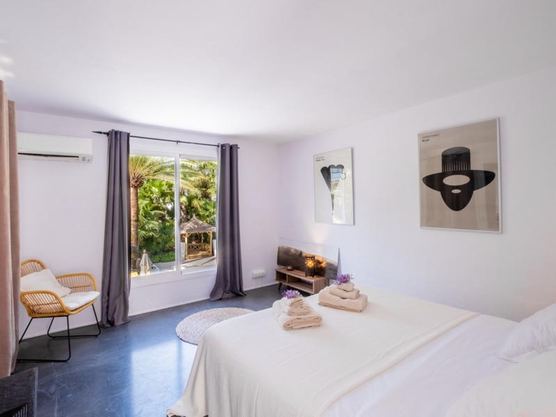 Villa Zola , Roca Llisa 