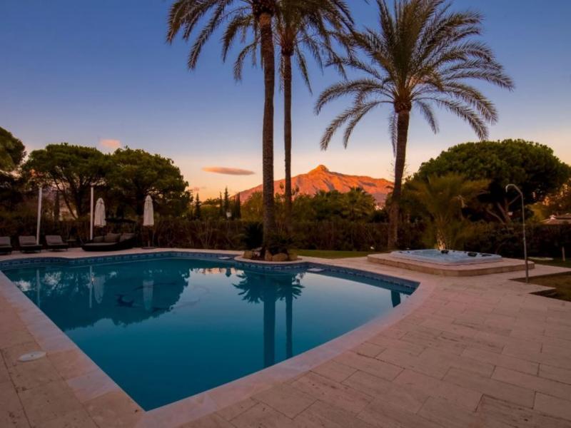 Villa Palmas y Sol , Marbella 