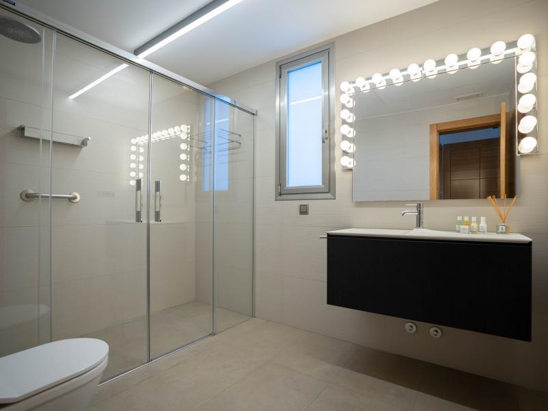 Casa Fourteen , Jesus 