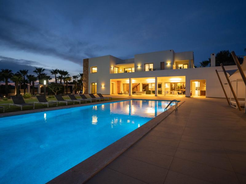 Casa Fourteen , Jesus 