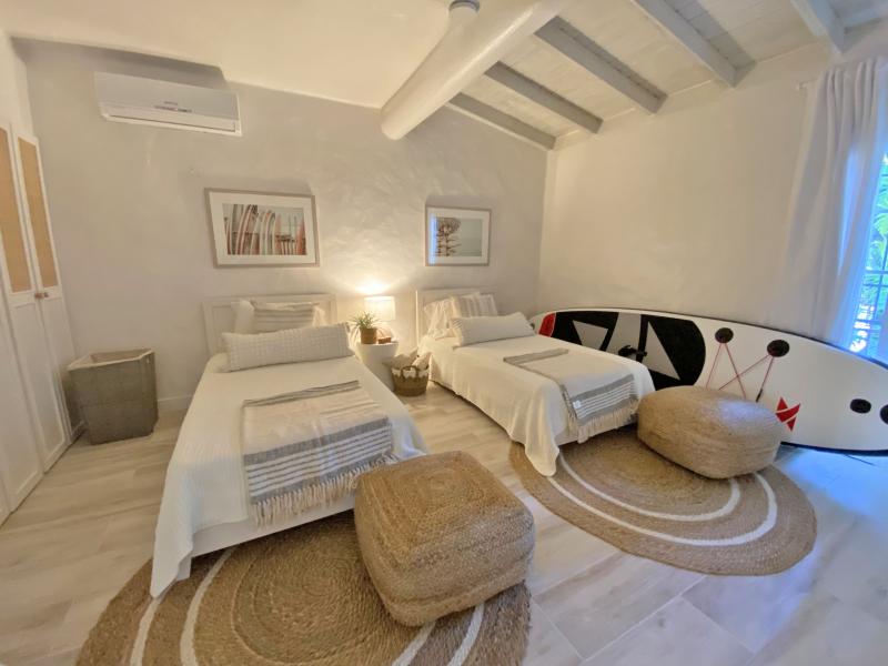 Glitter Bay 213 , Beachfront villas Barbados , Glitter Bay , Porters , St James , West Coast Barbados 