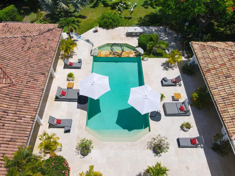 La Pinta , Terres Basses 