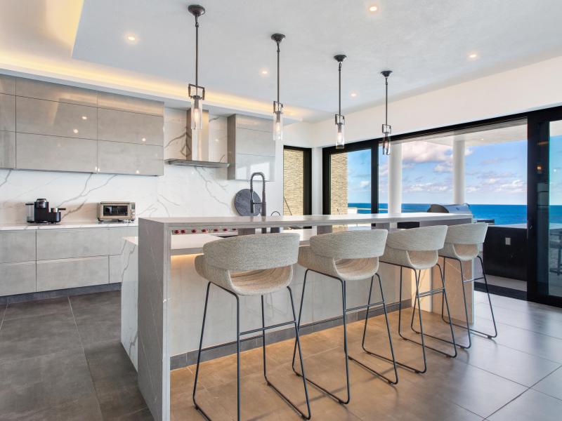 Le Rêve Bleu , Little Bay 