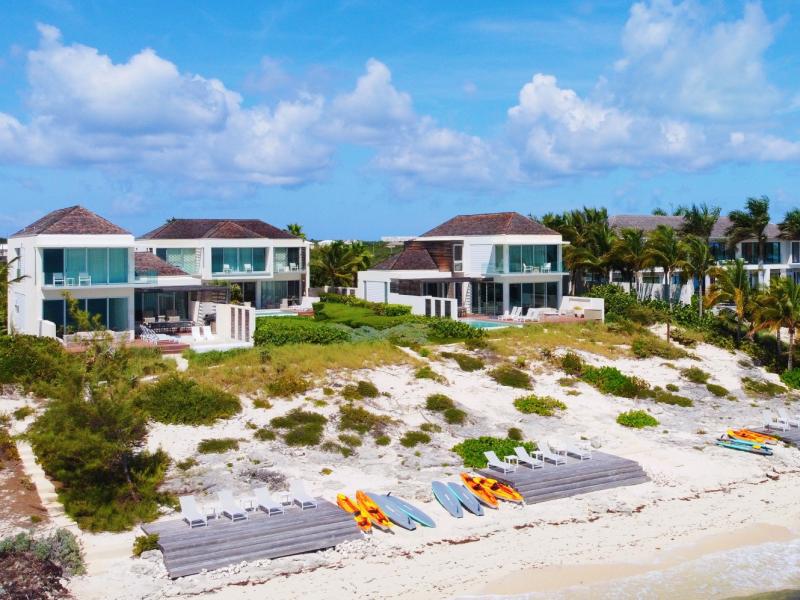 Villa Hyperion , Long Bay 