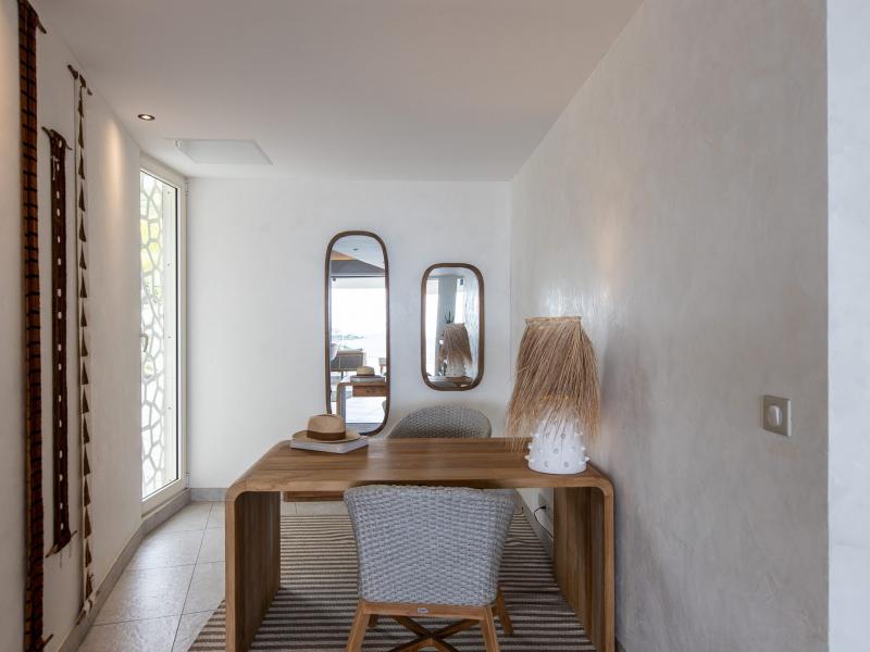 Vogue Art , Orient Bay 