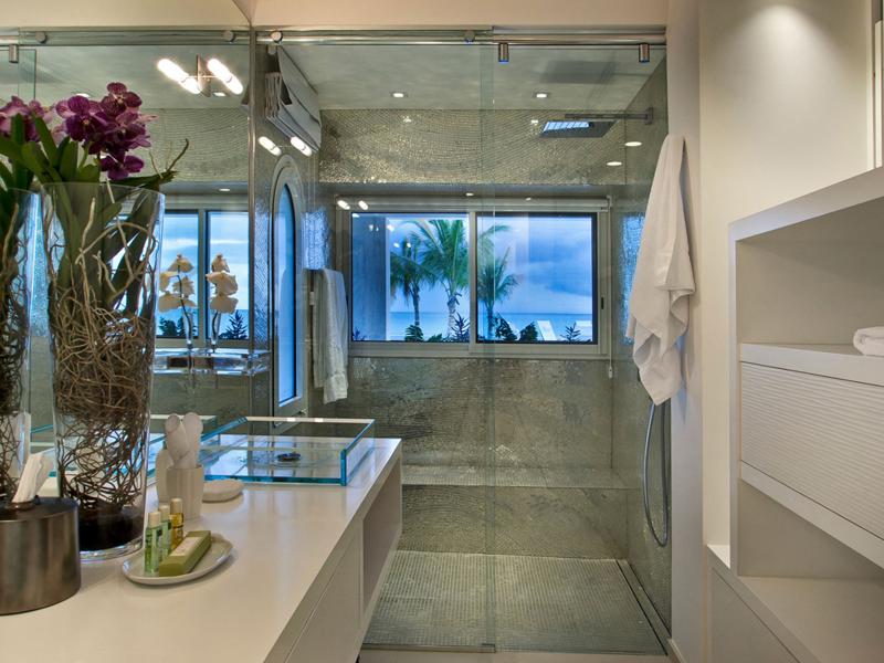 C'est La Vie, Terres Basses , Terres Basses 