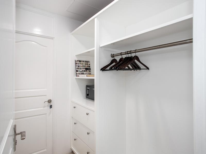 Marina 360 , Cupecoy 