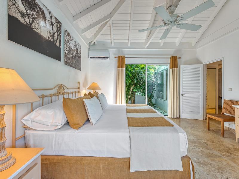 La Pinta , Terres Basses 