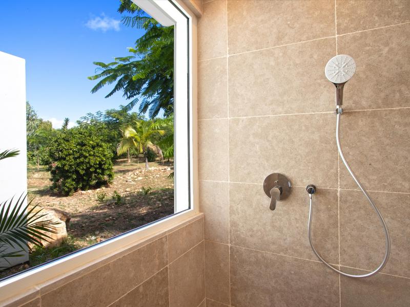 La Hacienda , Terres Basses 