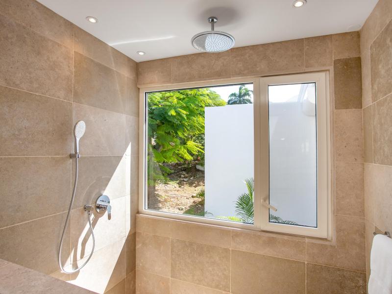 La Hacienda , Terres Basses 