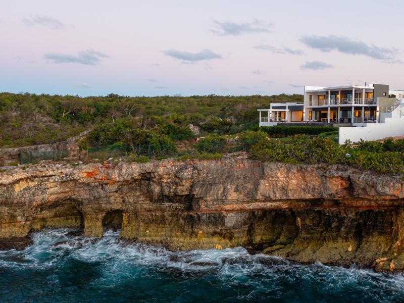 Le Rêve Bleu , Little Bay 