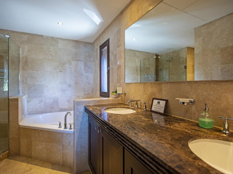 Coral Cove 4 - Green Fields , Beachfront villas Barbados , Coral Cove , Paynes Bay , St James , West Coast Barbados 