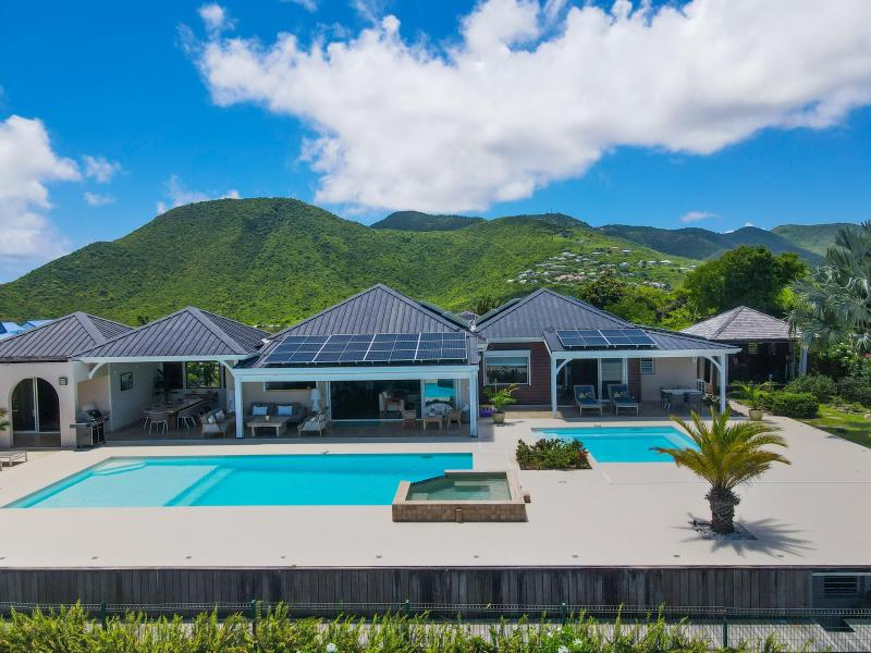 Dream in Blue , Happy Bay 