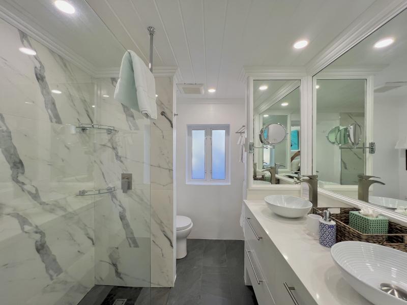 Glitter Bay 204 - Sea Men's Inn , Beachfront villas Barbados , Glitter Bay , Porters , St James , West Coast Barbados 