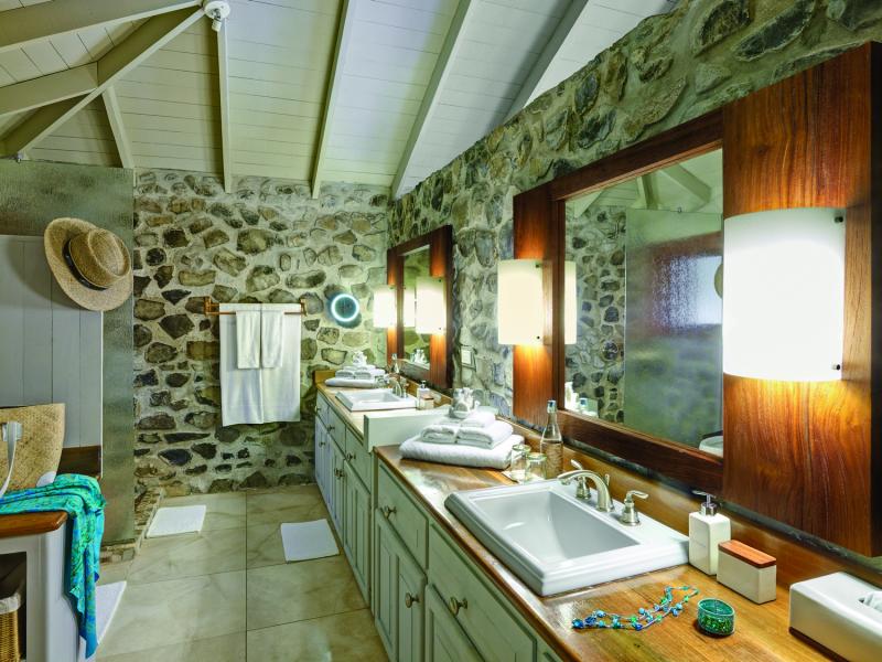 Petit St Vincent , Petit St Vincent 