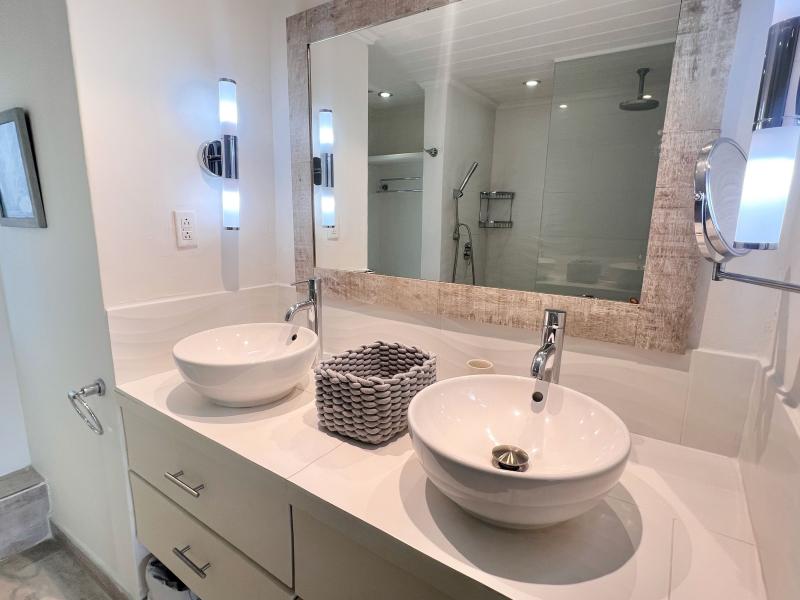 Glitter Bay 302 - Bikini Bottom , Beachfront villas Barbados , Glitter Bay , Porters , St James , West Coast Barbados 