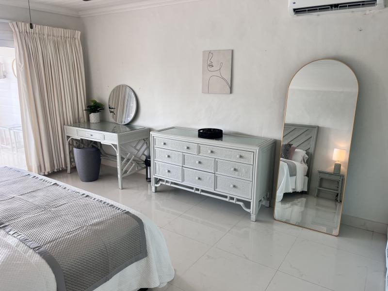 Glitter Bay 302 - Bikini Top , Beachfront villas Barbados , Glitter Bay , Porters , St James , West Coast Barbados 