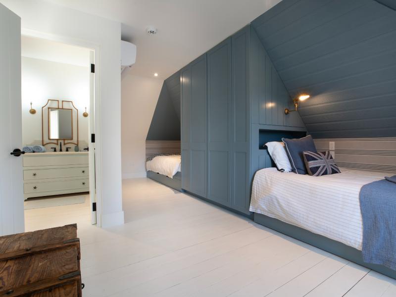 Seastar House and Cottage , 