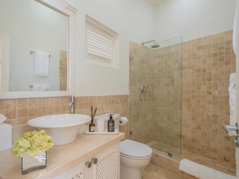 Villa Aquilae , Lower Carlton , St James 