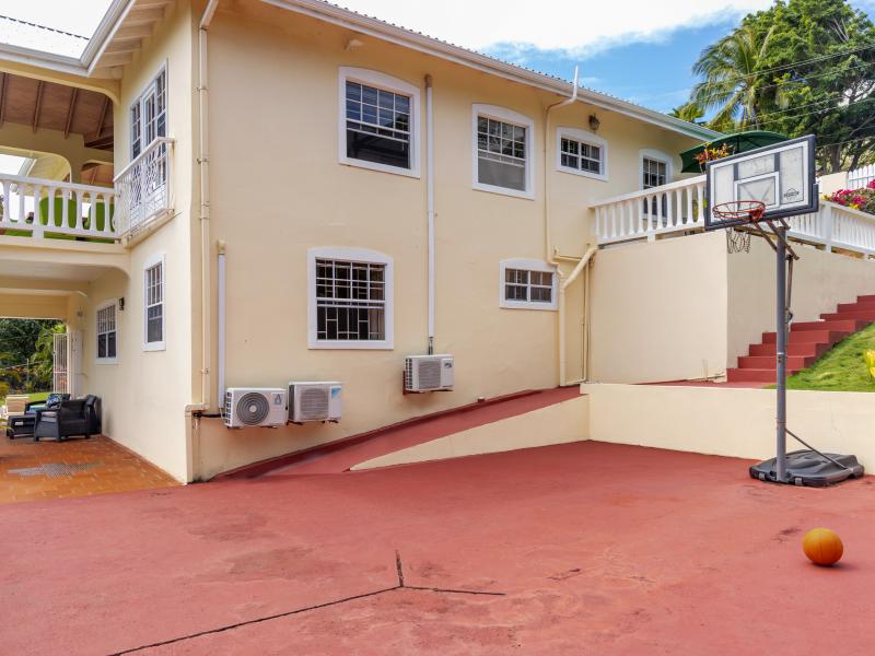 Villa Decaj , Cap Estate 