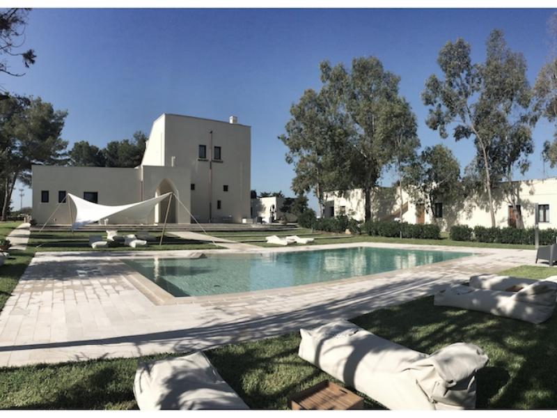 Villa Ceratonia , Puglia 