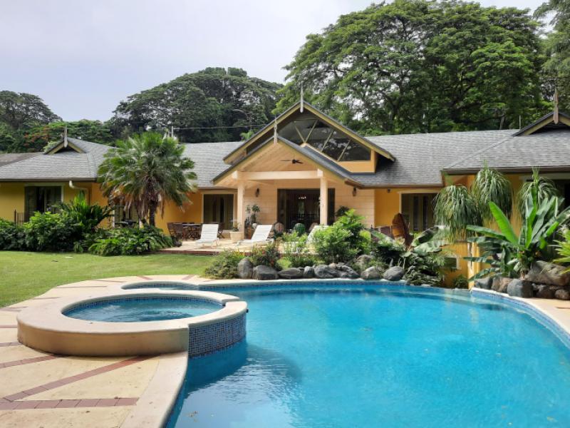 Mandeville , Mount Irvine 