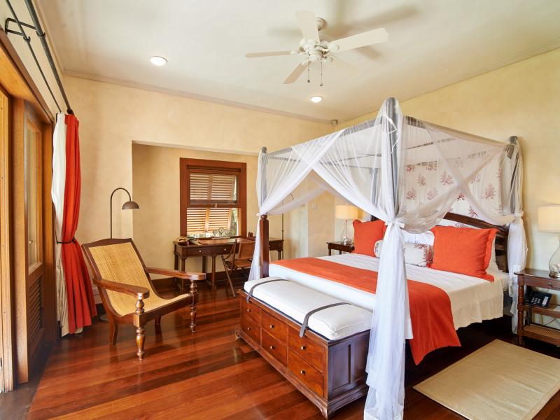 Villamia , Charlstown 