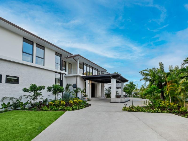 One Beachlands - Beachfront , 